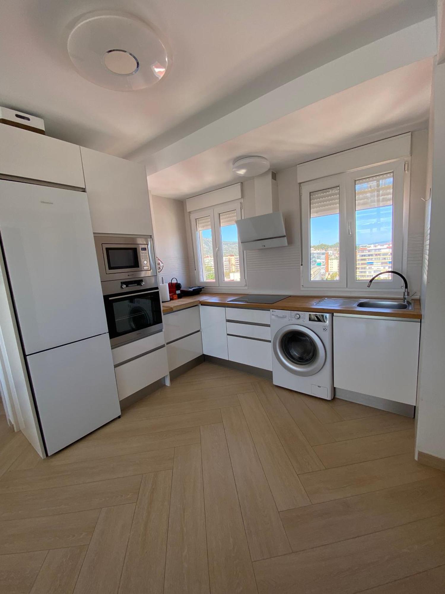 Precioso Apartamento Con Piscina ตอร์เรโมลิโนส ภายนอก รูปภาพ